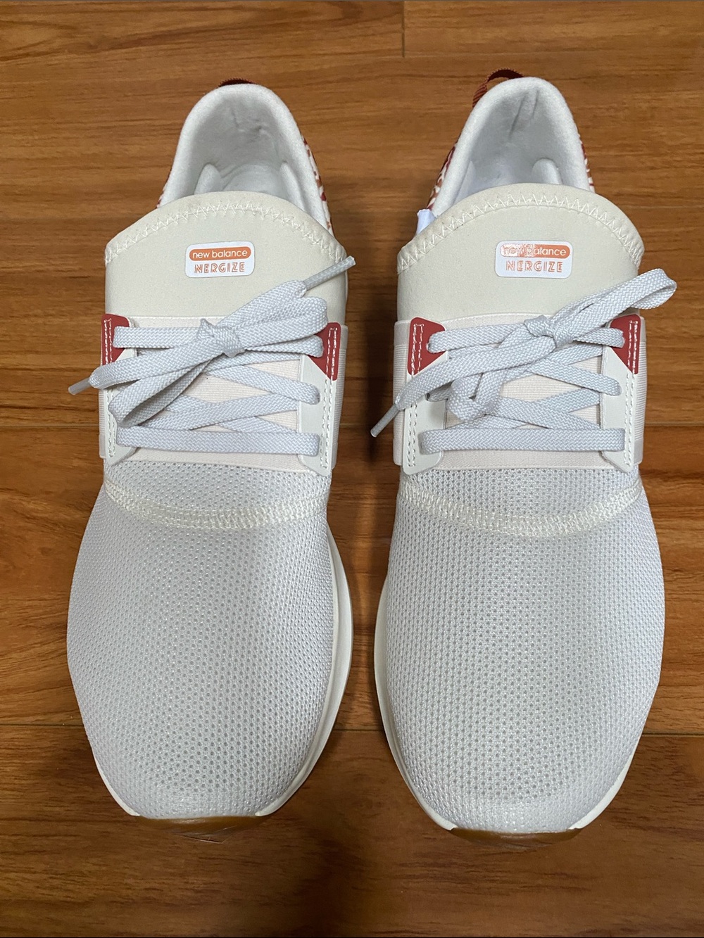 NWOT New Balance White and Tan/Nude Nergize Casual Sneakers Size 9